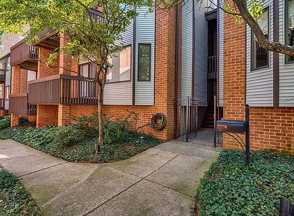 5th image of 4454R Lindell Blvd Unit 24