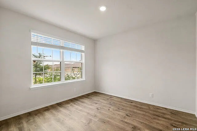 5 bed, 3.5 bath, 2679 sqft, $2,100 — Photo 3