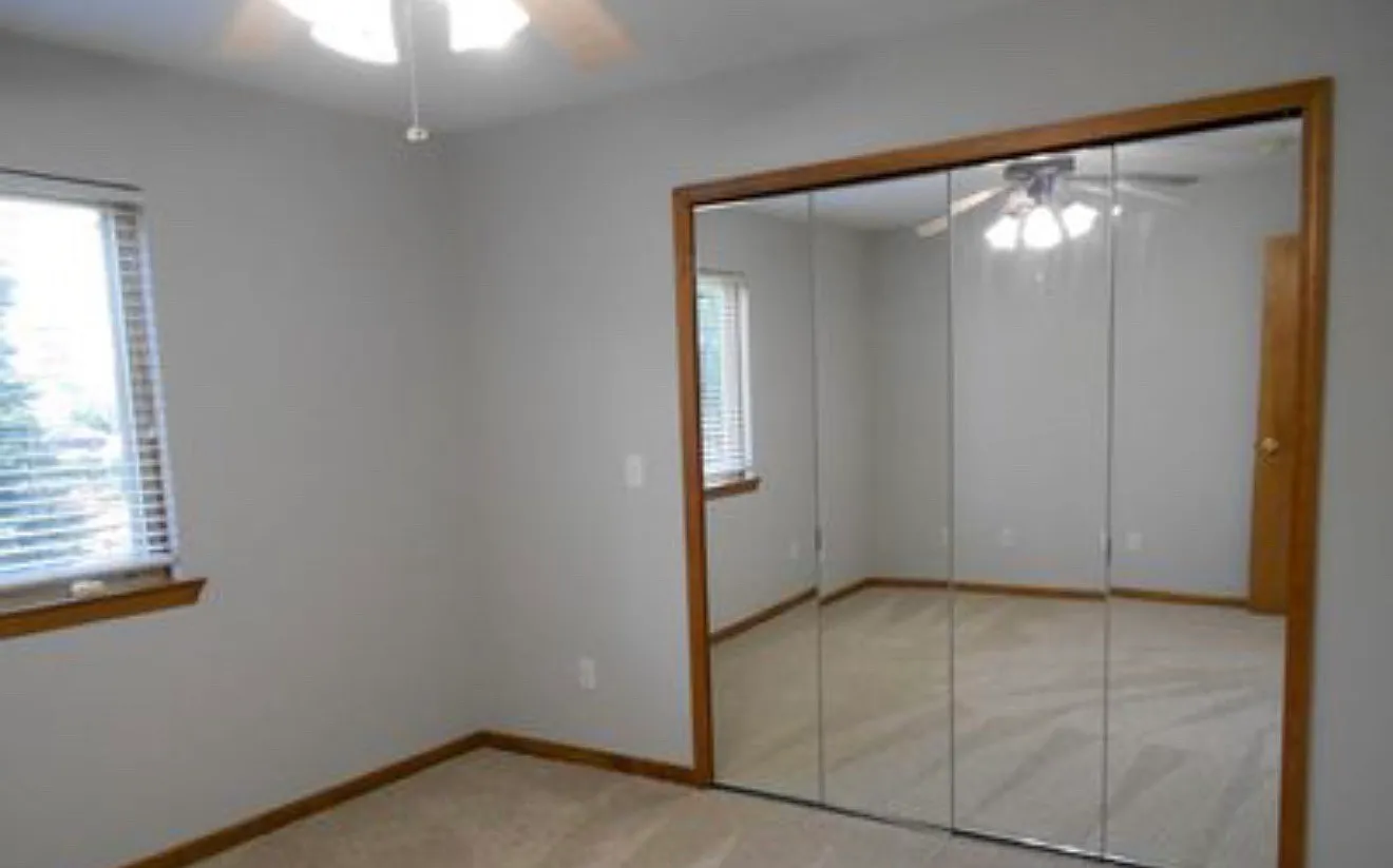 2 bed, 1069 sqft, $1,595 — Photo 2