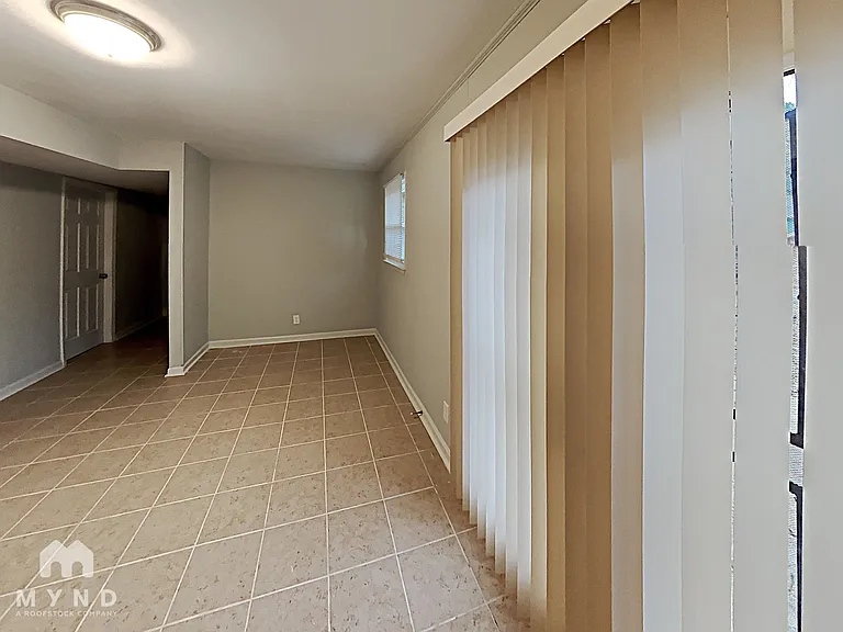 2715 Carriage Ln — Photo 14