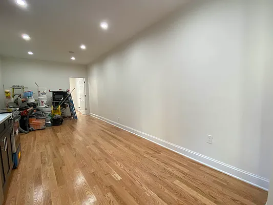 Rented by Urban Real Estate Property Group Inc | media 15