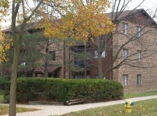 3224 184th St APT 1S, Homewood, IL 60430