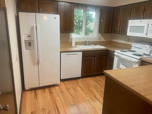 710 NE 5th St — Photo 4