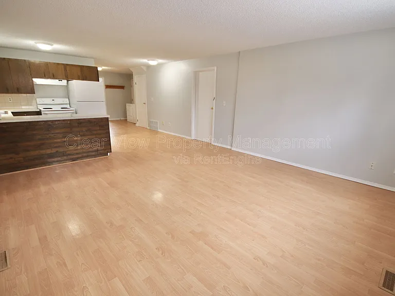 1224 5a Ave S #LOWER LEVEL — Photo 3