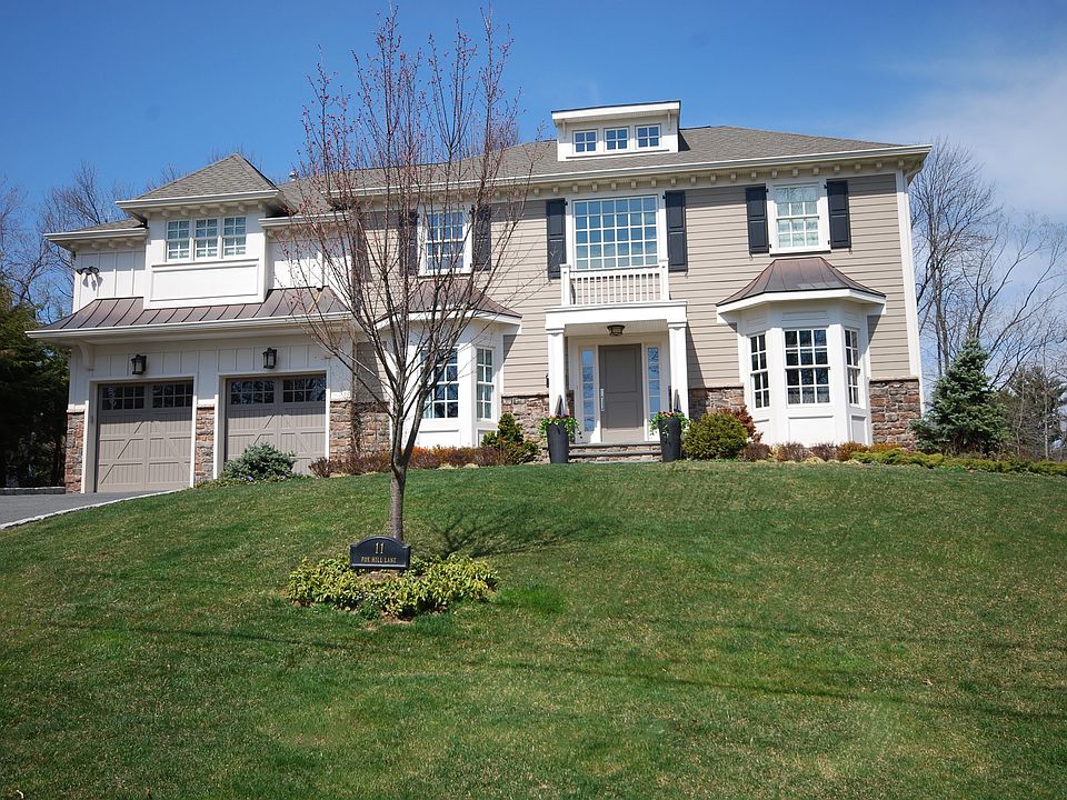 1st image of 11 Fox Hill Ln