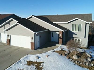 2918 Sleepy Hollow Loop, Bismarck, ND, 58501