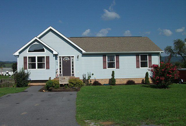 1st image of 262 Oxford Ln