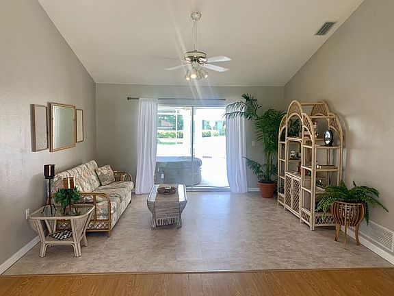 3rd image of 1016 Osceola Blvd