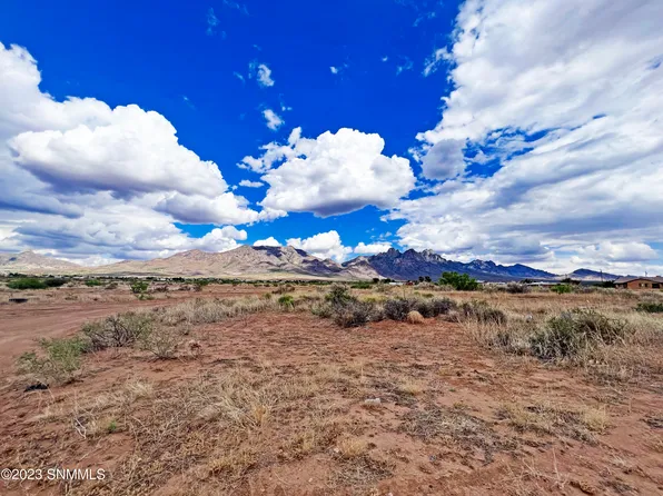 9731 Paetz Ln, Las Cruces, NM 88011