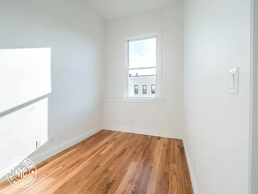 Rented by MySpaceNYC | media 23
