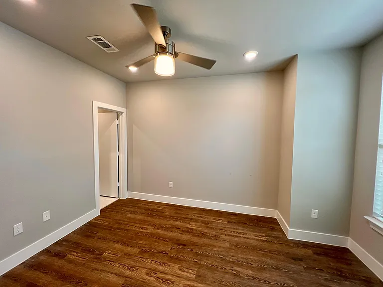 714 N Plano Rd — Photo 7