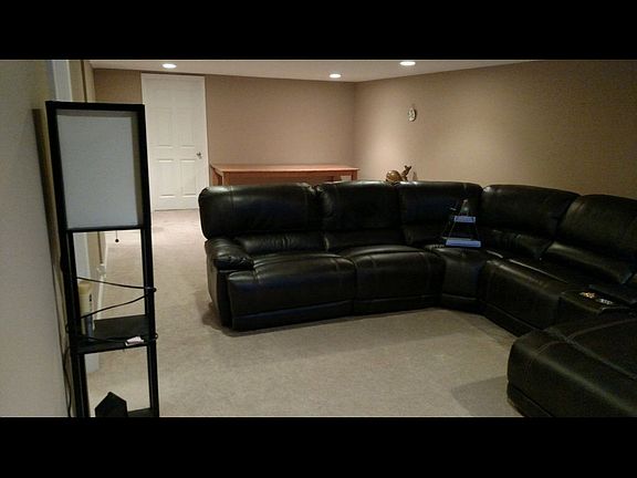 4th image of 11561 Village Ln