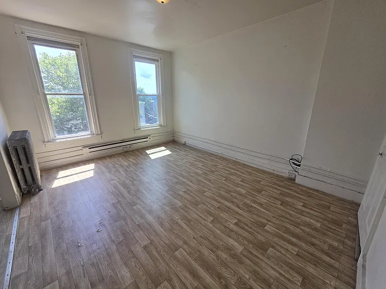 1011 Penn St #ST3 — Photo 2