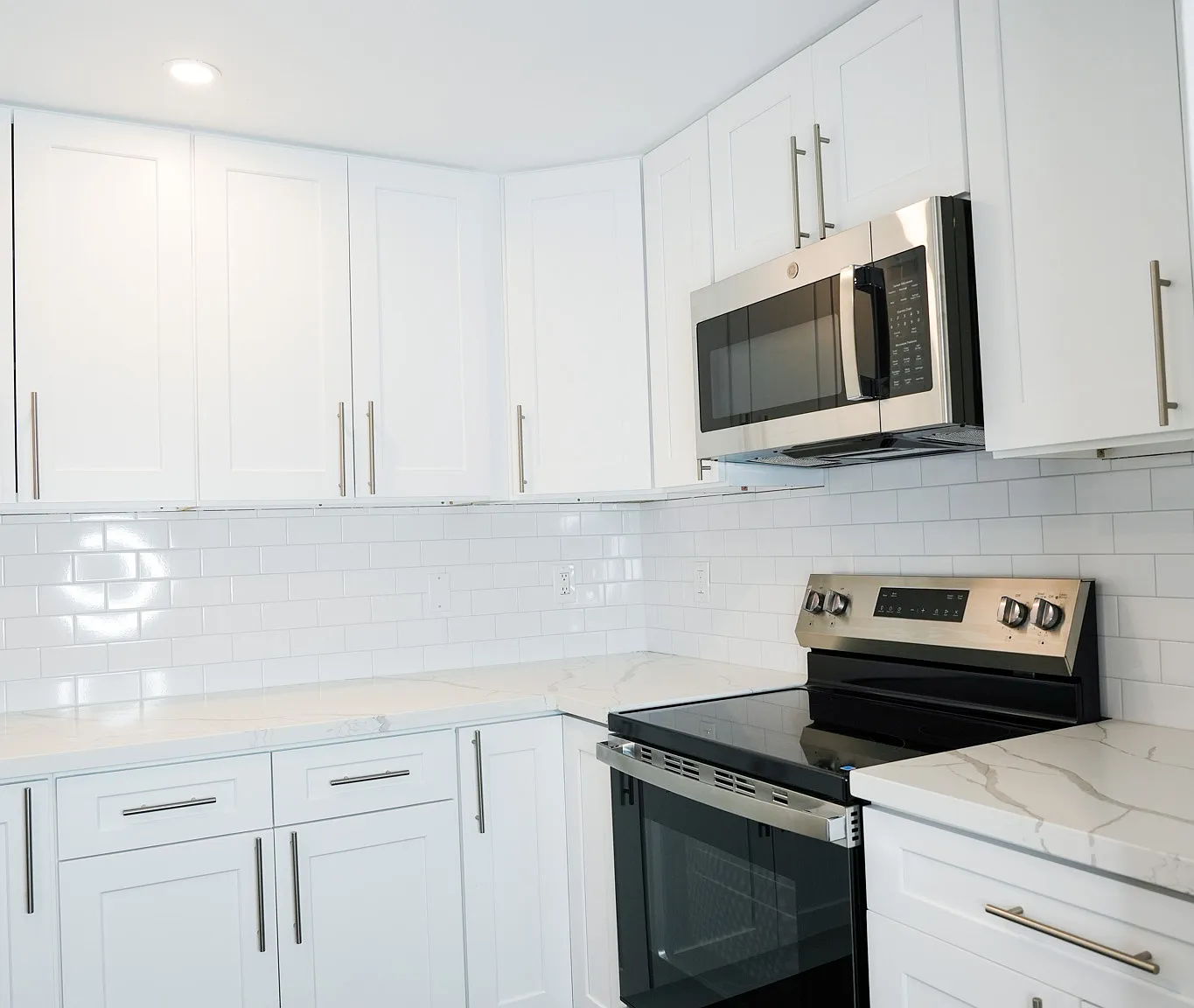 2 bed, 1085 sqft, $2,399 — Photo 1