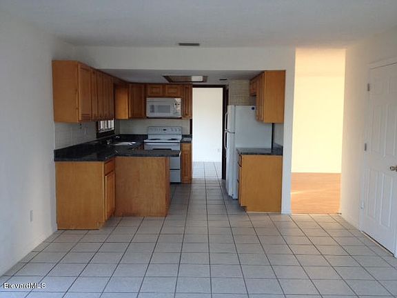 2nd image of 1195 Emerson Dr NE