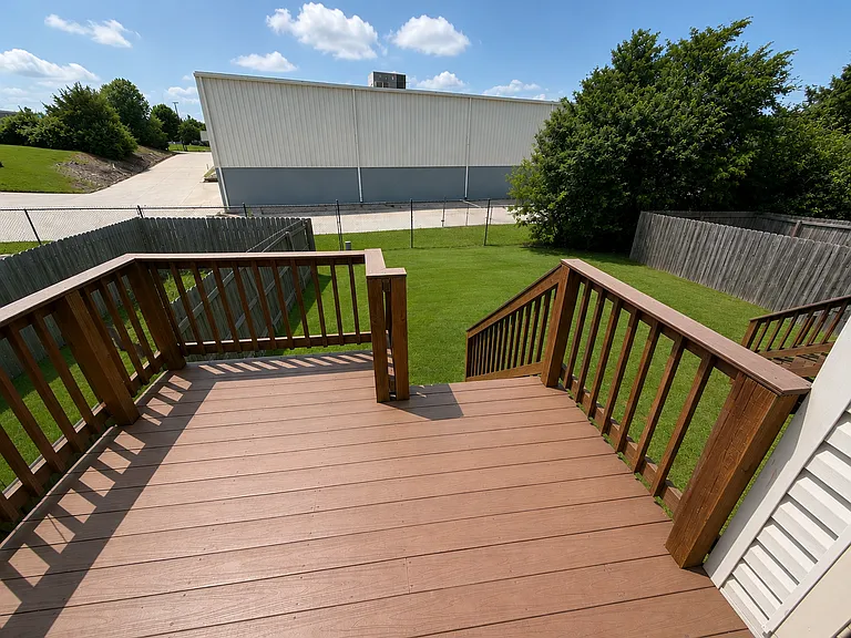 533 El Paseo Pl — Photo 8