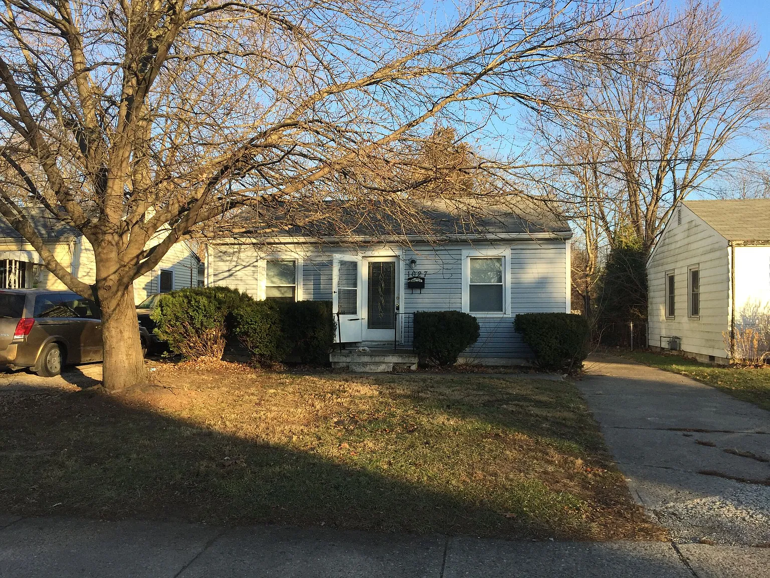 1027 N Rochester Ave photo 1