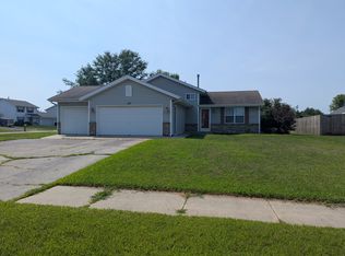 129 Rudder Rd, Machesney Park, IL 61115