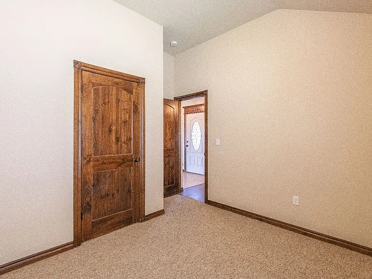 12108 Chesterfield Ln — Photo 13