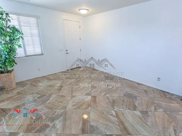 7311 N 90th Ave — Photo 8