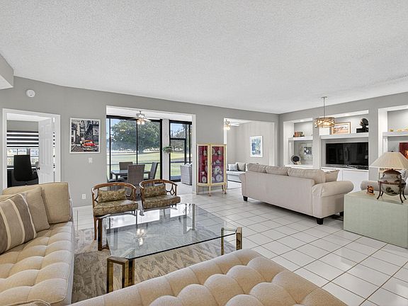 5th image of 11586 Briarwood Circle #1