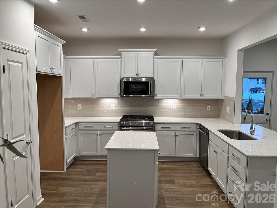 11549 Glasden Rd, Charlotte, NC 28278 | Zillow