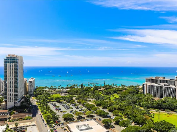383 Kalaimoku St #3302, Honolulu, HI 96815