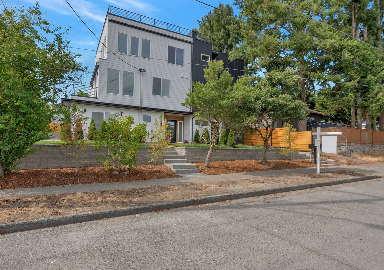New Townhome in North Greenlake — Photo 1
