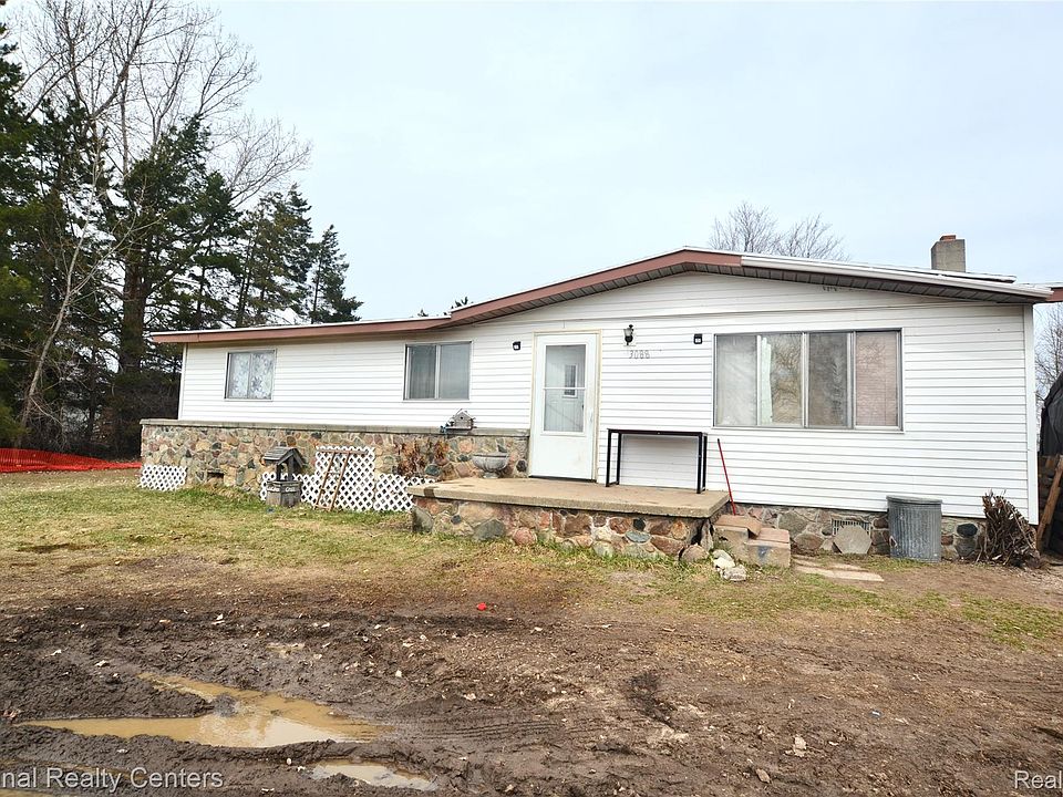 1st image of 3088 Seven Mile Rd