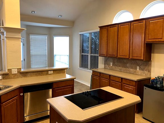Breakfast area/ kitchen