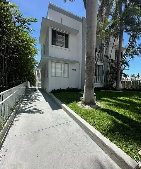 9248 Collins Ave #105 — Photo 2