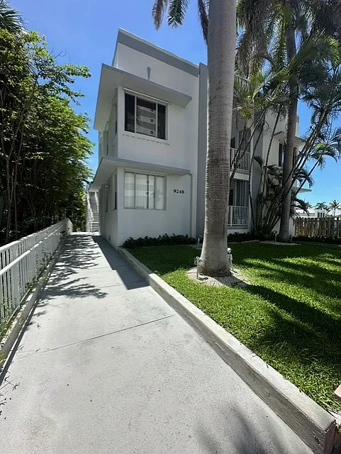 Building Photo - 9248 Collins Ave #105