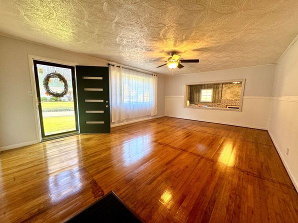 523 Hurricane Crk, Kimper, KY 41539