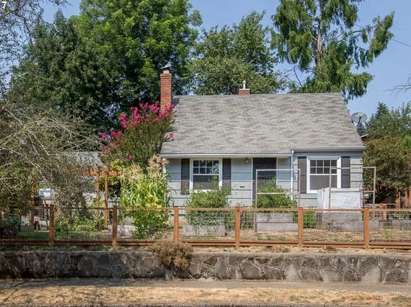 8705 Northeast Broadway, Portland, OR 97220