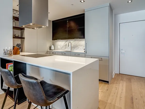 1458 Rue Des Bassins #1206, Montreal, QC H3C 0T6