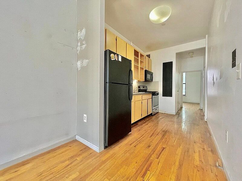 2nd image of 363 W 116th St #2