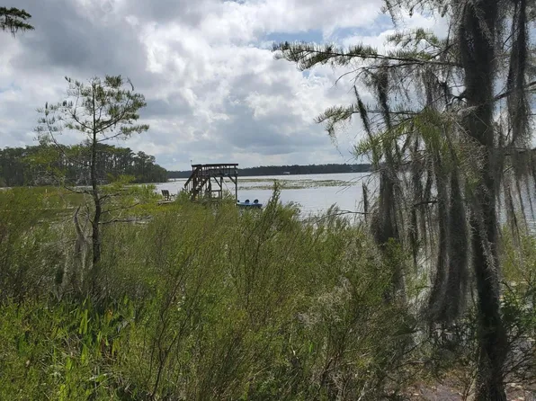 3902 Lake Harbor Pl, Chipley, FL 32428