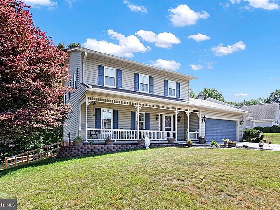 2nd image of 28 Brentwood Ct