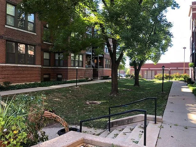 2 bed, 975 sqft, $1,400 — Photo 2