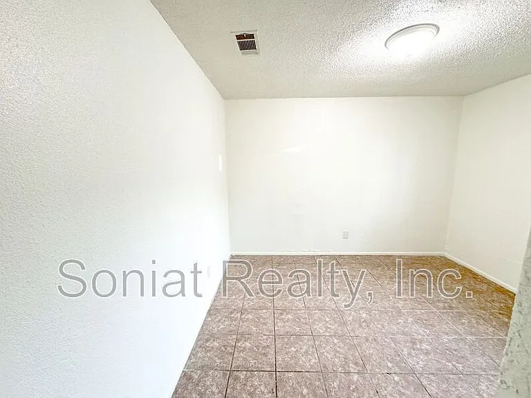 15516 Dwyer Blvd — Photo 8