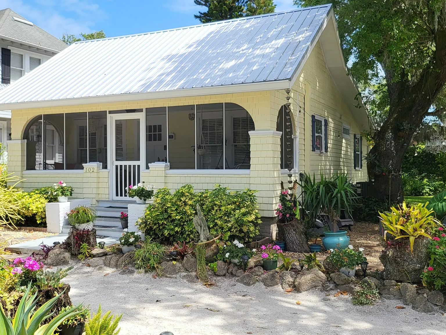102 Clinch St — Photo 2
