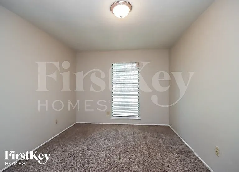 14658 Meyersville Dr — Photo 11