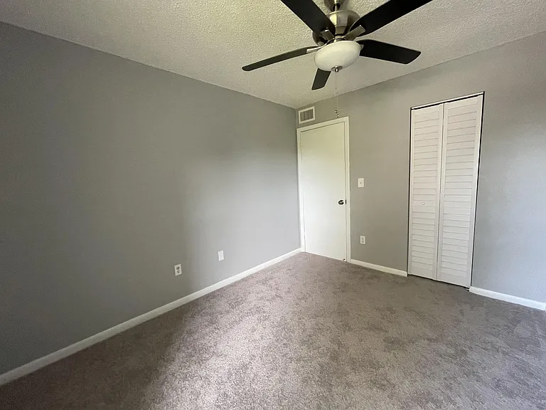20511 NW 15th Ave #4 — Photo 20