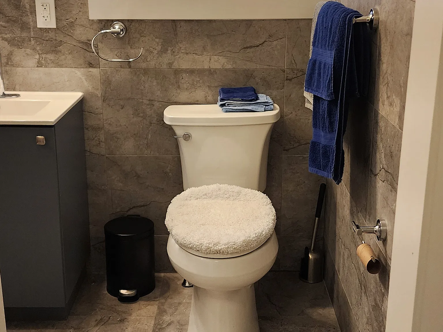 2 bed, 870 sqft, $2,499 — Photo 4