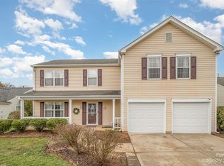 9816 Avensong Crossing Dr, Charlotte, NC 28215