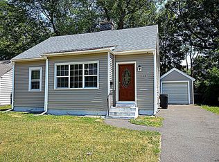 15 John David Ln, Albany, NY 12208