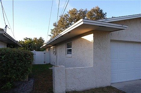 2nd image of 2319 Lauderdale Ct