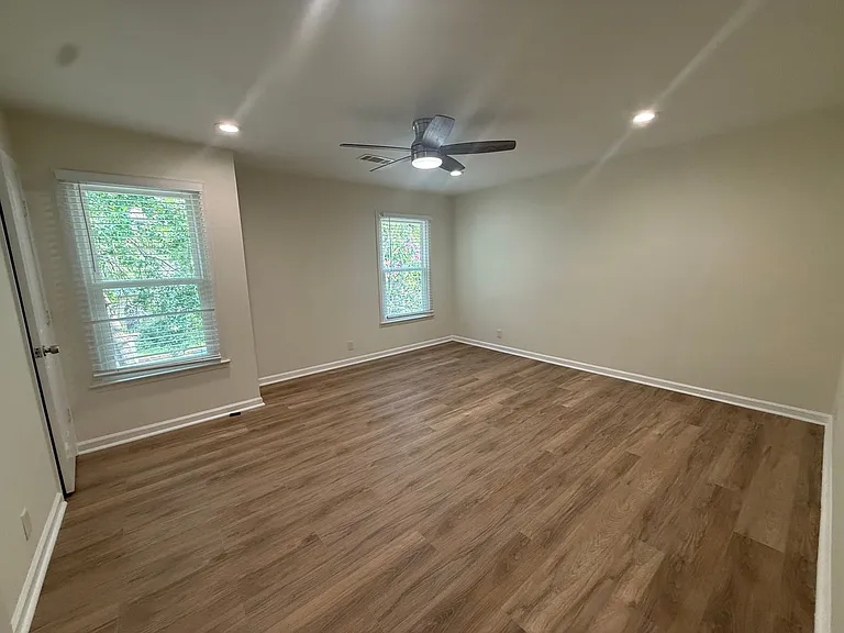 2135 Acklen Ave #8 — Photo 13