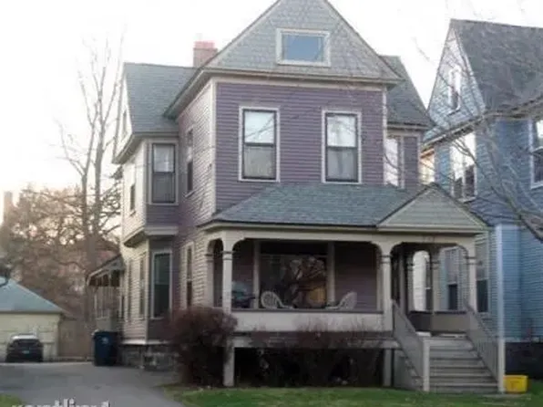 710 S Park St APT 1, Kalamazoo, MI 49007
