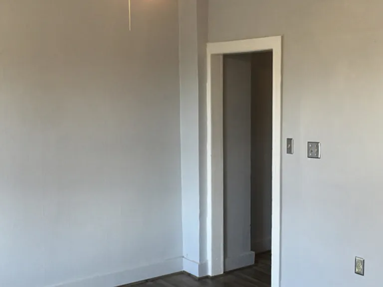 24 Hamilton Ave #4 — Photo 5